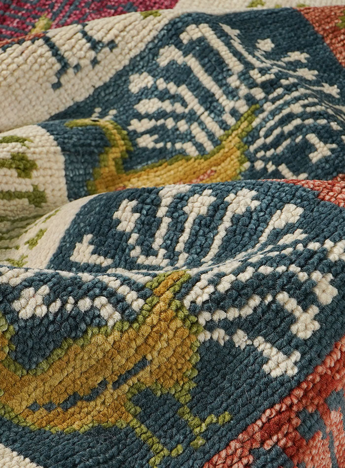 Animal Kingdom Peacock Grid Hand-Knotted Wool Rug