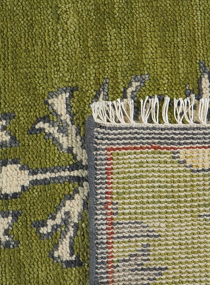 Lone Bloom Moss Garden Hand-Knotted Wool Rug