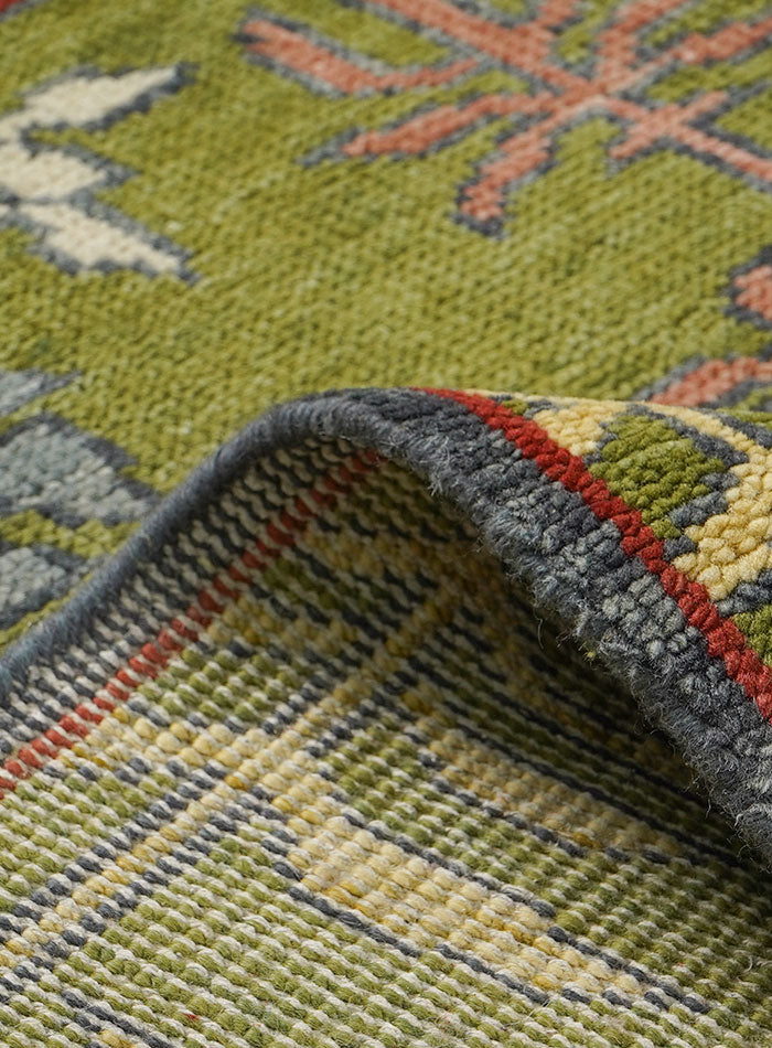 Lone Bloom Moss Garden Hand-Knotted Wool Rug