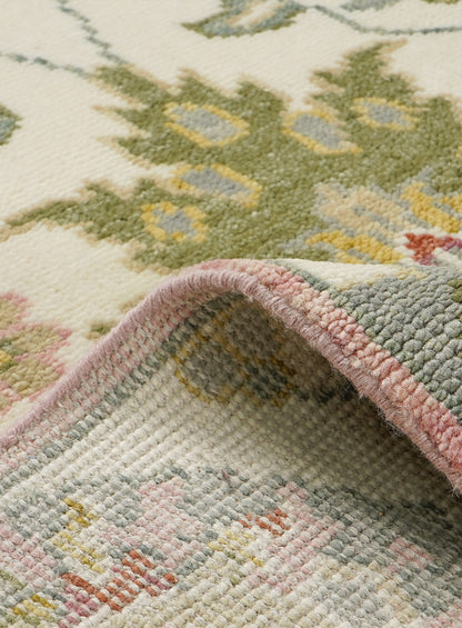 Pavonia Pearl-Blush Hand-Knotted Wool Rug